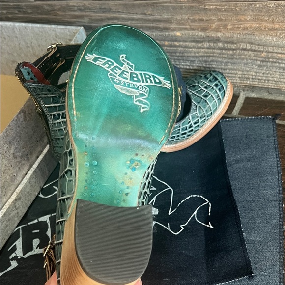 Freebird Randi Turquoise Croco - Picture 3 of 7